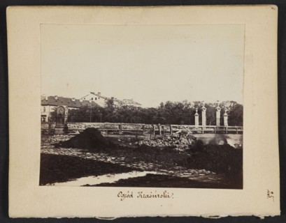 Krasinski Garden View of the gate to the Garden from Nalewki Street. On the left, buildings of