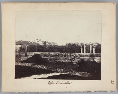 Krasinski Garden View of the gate to the Garden from Nalewki Street. On the left, buildings of