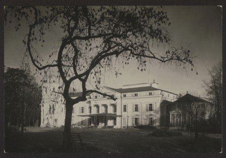Werki — palace facade; photographer: Jan Bulhak 1876–1950; subject: palaces in Werki Lithuania,