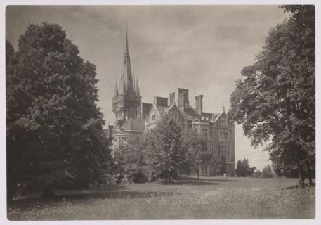 Lentvaris palace; photographer Jan Bulhak 1876–1950; architecture; Lentvaris, Lithuania; palaces;