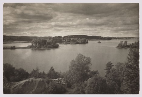 Trakai - islands on the lake; Bulhak, Jan 1876-1950 photographer; Trakai Lithuania; lakes;