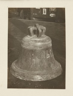 Bell from the church in Lopuszna Galicia from the 11th century, requisitioned in 1917/1918; bells,