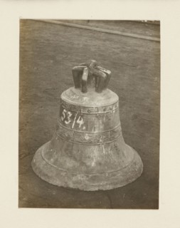 Bell from the church in Powroznik Galicia, 16th century, requisitioned in 1917/1918 — general view;
