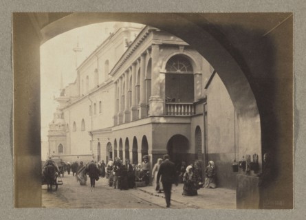 The Gate of Dawn; photograph, 1912, Vilnius; photographer Jan Bulhak 1876–1950; photographic print: