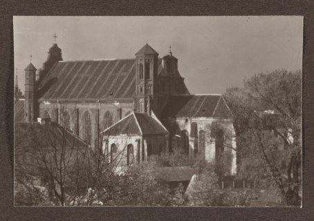Bernardine Church; photograph, 1912; photographer Jan Bulhak 1876–1950; Vilnius; photographic