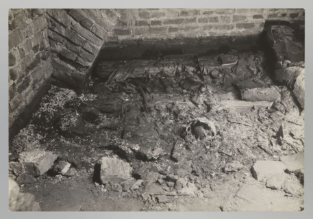 Vilnius. Cathedral — interior of the royal crypt, left side; Bulhak, Jan 1876–1950; Vilnius
