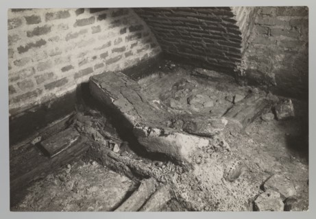 Vilnius. Cathedral — interior of the royal crypt, Bulhak, Jan 1876–1950; Archcathedral Basilica of