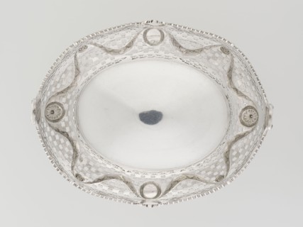 Fruit basket by Harris, CS & Sons London; goldsmith's firm, fl. 1817–1933 and Harris, Charles