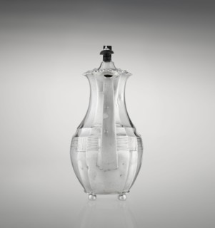 Coffee pot by Harris, CS & Sons London; goldsmiths' firm, fl. 1817–1933 and Charles Stuart Harris