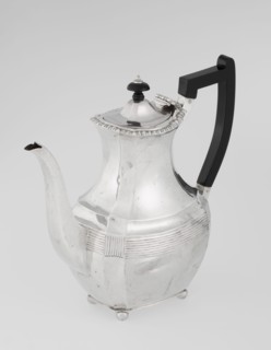 Coffee pot by Harris, CS & Sons London; goldsmiths' firm, fl. 1817–1933 and Charles Stuart Harris