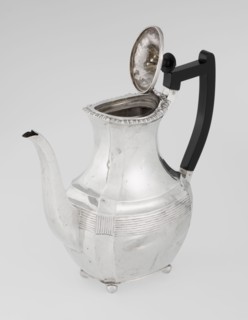 Coffee pot; maker: Harris, CS & Sons London, goldsmiths' firm, active 1817–1933 and Harris, Charles