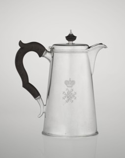 Conical coffee pot with hinged lid, slightly arched and flattened at the top, topped with a wooden