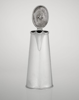 Conical coffee pot with hinged lid, slightly arched and flattened at the top, topped with a wooden