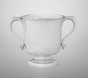 Two-eared vase, made by Hutton & Sons Ltd goldsmith and silversmith firm; fl. 1800–1930. Vase on a