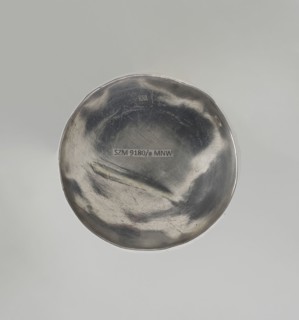 Toilet box by Comyns & Sons London; goldsmiths, fl. 1859–1953. Cylindrical toilet box decorated on