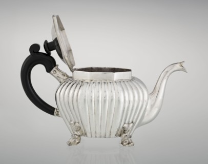 Teapot, maker Thomas II fl. 1798–1809?, goldsmith. Teapot supported on four legs in the form of