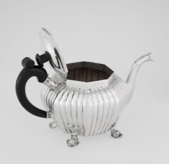 Teapot, Holland, Thomas II fl. 1798–1809? goldsmith, scrap - purchase, tea vessel, dolphin