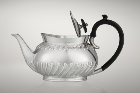 Teapot by Goldsmiths & Silversmiths Co Ltd London, makers Gibson, William & Langman, John