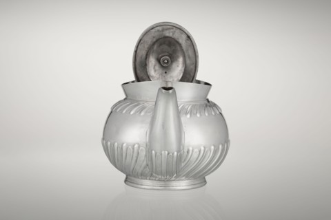 Teapot by Goldsmiths & Silversmiths Co Ltd London; makers William Gibson & John Langman goldsmiths.