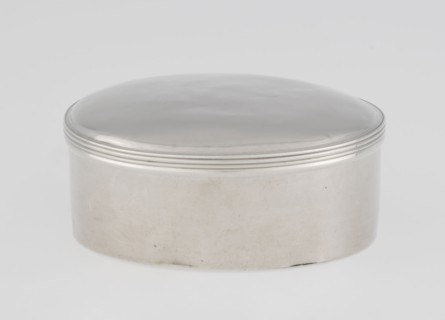 Toilet box; maker: Edward Fernell fl. 1779–1796?, goldsmith; round box, smooth with slightly domed
