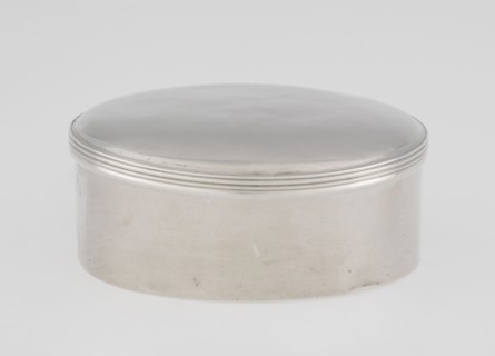 Toilet box; maker: Edward Fernell fl. 1779–1796?, goldsmith; form: round box, smooth with slightly