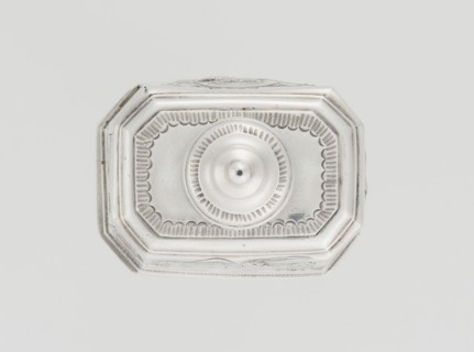 Tea caddy, Nash, Bowles fl. 1720–ca. 1725 goldsmith; rococo style; tea accessory; rocaille