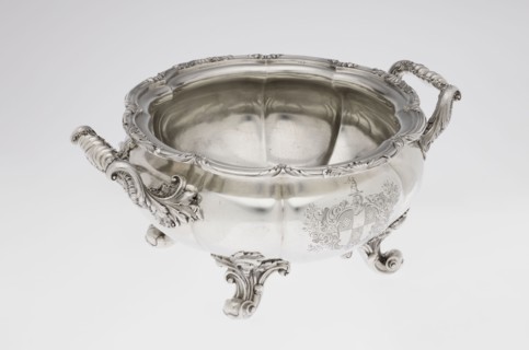 Punch vase, maker: Paul Storr 1771–1844; firm: Storr & Mortimer London; goldsmiths, fl. 1822–1838.