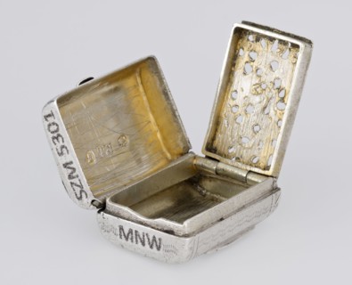 Fragrance container vinaigrette, maker: Thomas Shaw fl. 1822–ca. 1840; 1782–1845, goldsmith. Scrap