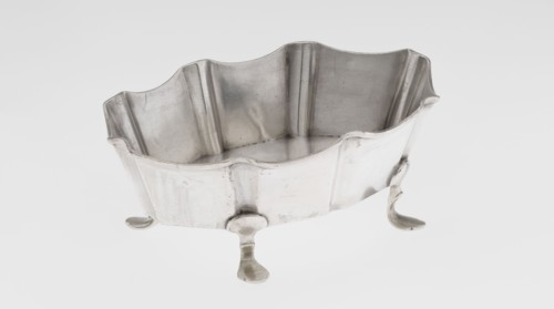 Vase by Mappin & Webb Ltd goldsmith, silversmith, dealer; fl. 1859-. Oblong silver vase, vertically