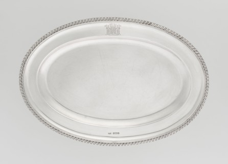Oval platter by Mappin & Webb Ltd goldsmith, silversmith, dealer; fl. 1859–, oval platter with