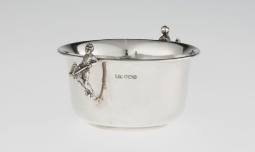 Porridge bowl porringer by Mappin & Webb Ltd goldsmith, silversmith, dealer; fl. 1859–. Cylindrical