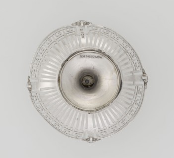 Openwork bowl by Mappin & Webb Ltd goldsmith, silversmith, sellers; fl. 1859-. Bowl on a circular