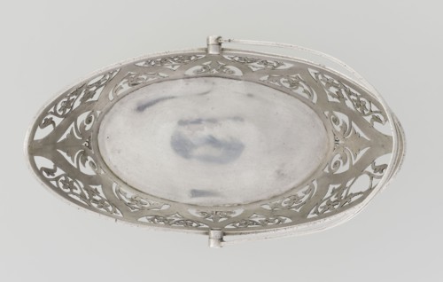 Bread basket by Hainrich Mau fl. early 20th century and Hutton & Sons Ltd goldsmith and silversmith