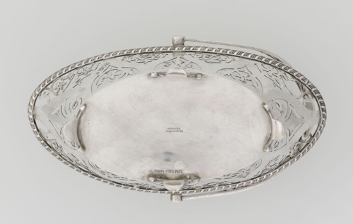 Bread basket by Mau, Hainrich fl. early 20th century and Hutton & Sons Ltd goldsmith and