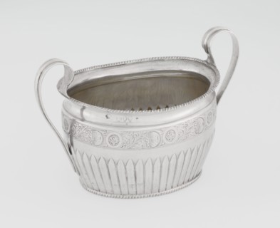 Sugar bowl by Hutton & Sons Ltd Sheffield, Birmingham, London; goldsmith and silversmith firm; fl.