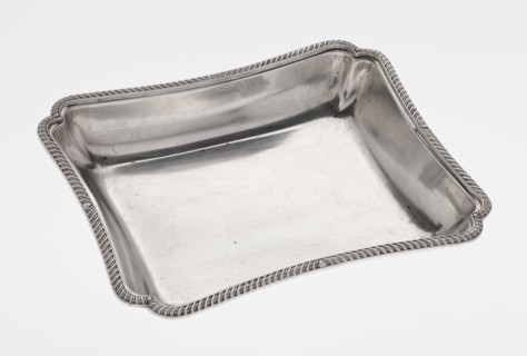 Four-sided platter, maker: Thomas Bradbury & Sons Sheffield; goldsmiths; fl. ca. 1769–1943.
