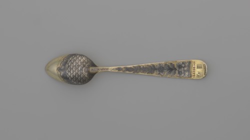 Tea spoon by Buszkowskij, Fedor Klimov fl. 1795–1834, goldsmith; decorative gilded spoon with an