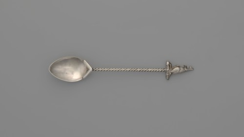 Souvenir spoon, subject: Paderewski, Ignacy Jan 1860–1941. Egg-shaped scoop with a pointed tip;
