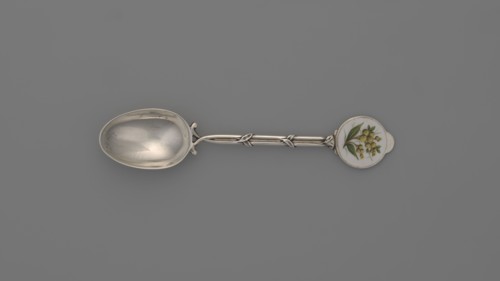 Decorative spoon by Deakin & Francis Ltd Birmingham; goldsmiths; fl. from 1786. Spoon with an ovoid