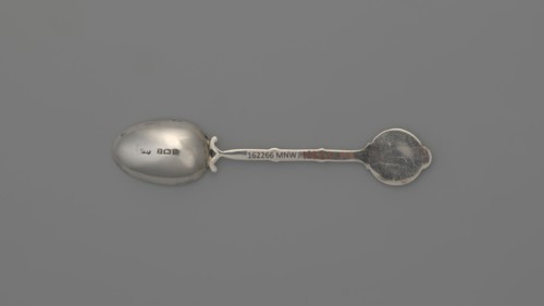 Decorative spoon by Deakin & Francis Ltd Birmingham; goldsmiths; fl. from 1786. Spoon with an ovoid