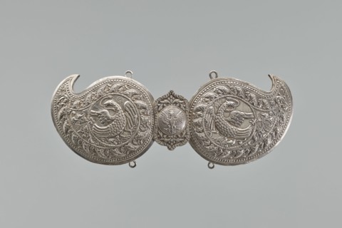 Buckle, Two-part silver buckle fastening Delya's coat, probably royal; inscription Warszawa / 24 11