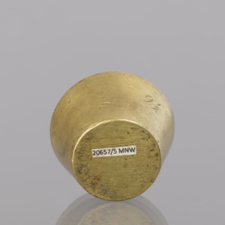 Gwicht;, In the shape of a truncated cone; engraved marking on the side 91/2, inside 8, eagle; 116