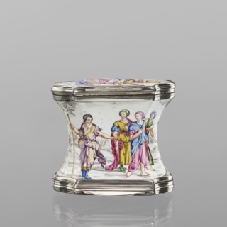 Double snuffbox, enameller LZ France?; fl. ca. 1700. Double-sided snuffbox, tall, narrowed halfway