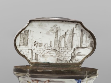 Double snuffbox, enameller LZ France?; fl. ca. 1700; enamelling. Double-sided snuffbox, tall,