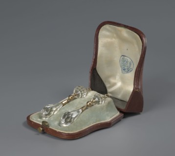 Pair of earrings in a leather case. Made by Sazikov goldsmith's firm; 1793–1887. Pair of earrings