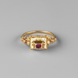 Renaissance ring, Renaissance style, body adornment hand adornment. Rectangular setting with a high