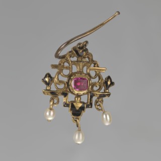 Earring, Renaissance style, 19th century, Poland; jewelry; height 3.5 cm; weight 7 g, A single