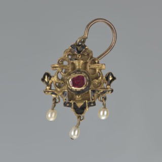 Earring, Renaissance style, 19th century, Poland, jewelry, height 3.5 cm, weight 7 g, An ornate