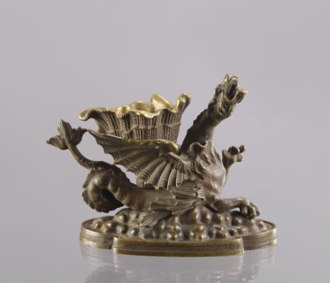 Spirit lamp, In the form of a two-winged dragon on a four-leaf oval base. Between the wings is a