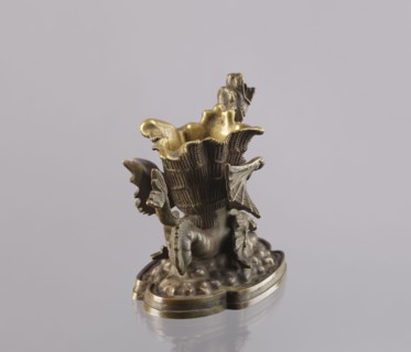 Spirit lamp, In the form of a two-winged dragon on a four-leaf oval base. Between the wings is a